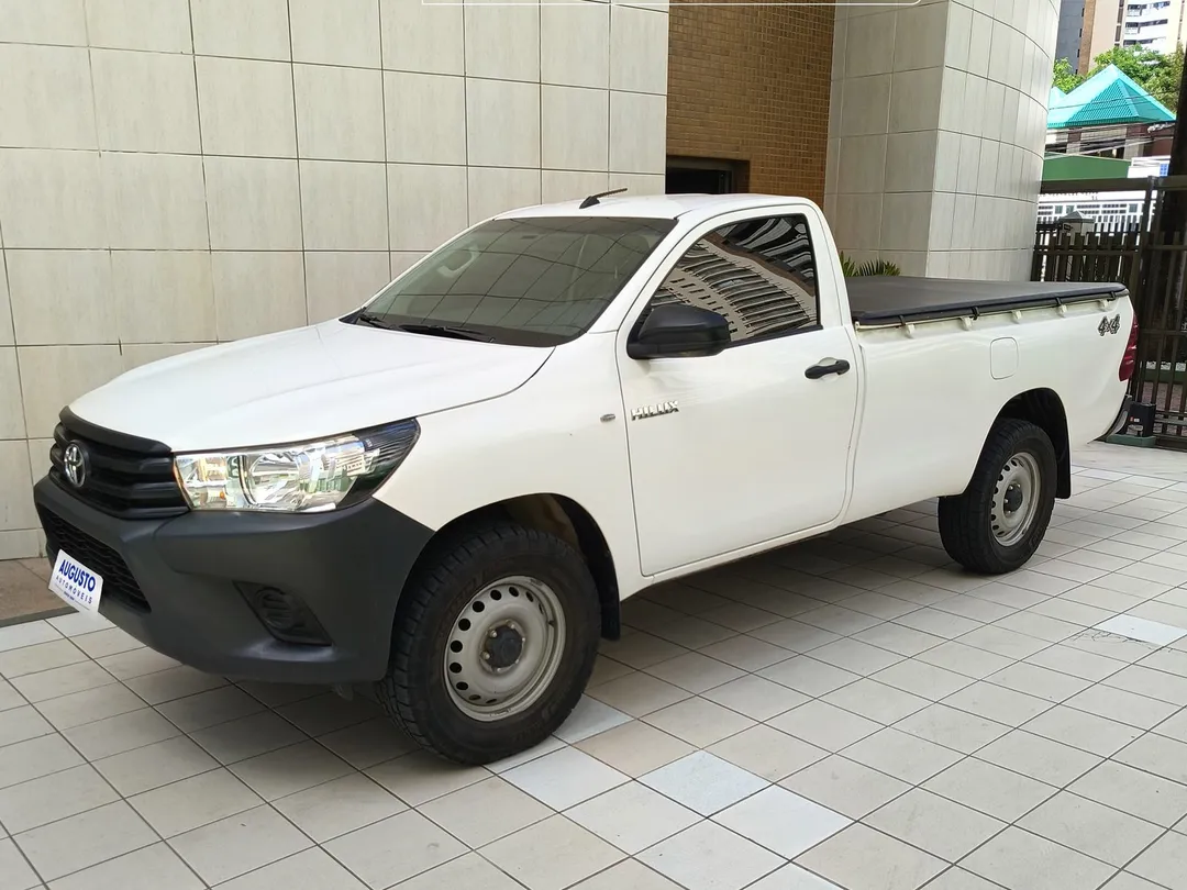 Toyota Hilux 2024, foto 1 de 5