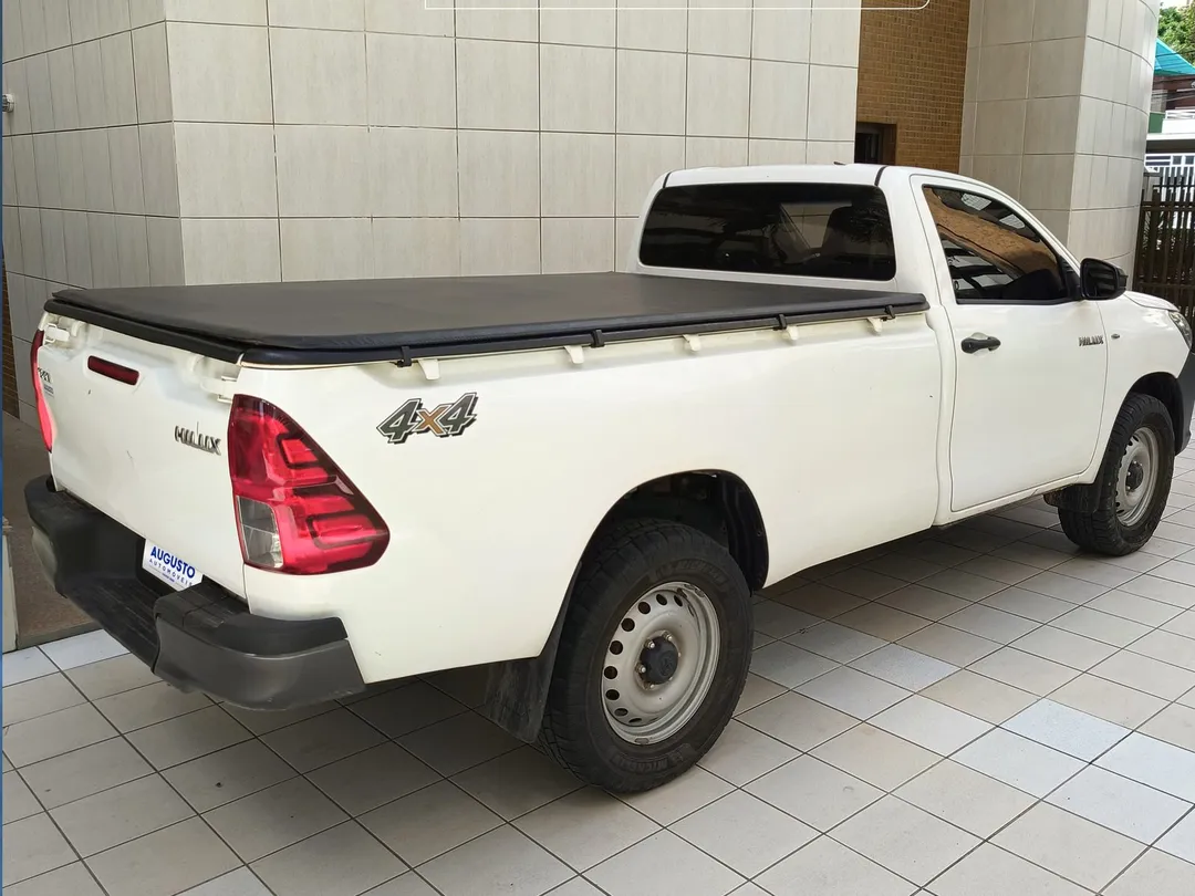 Toyota Hilux 2024, foto 3 de 5